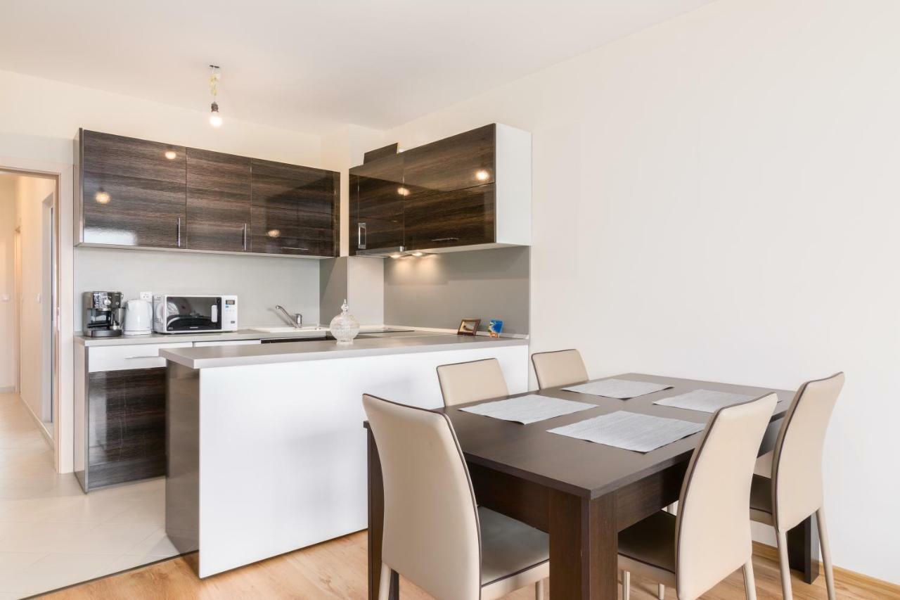 Vitosha View One Bedroom Apartment By Flat Mаnager Sofia Esterno foto