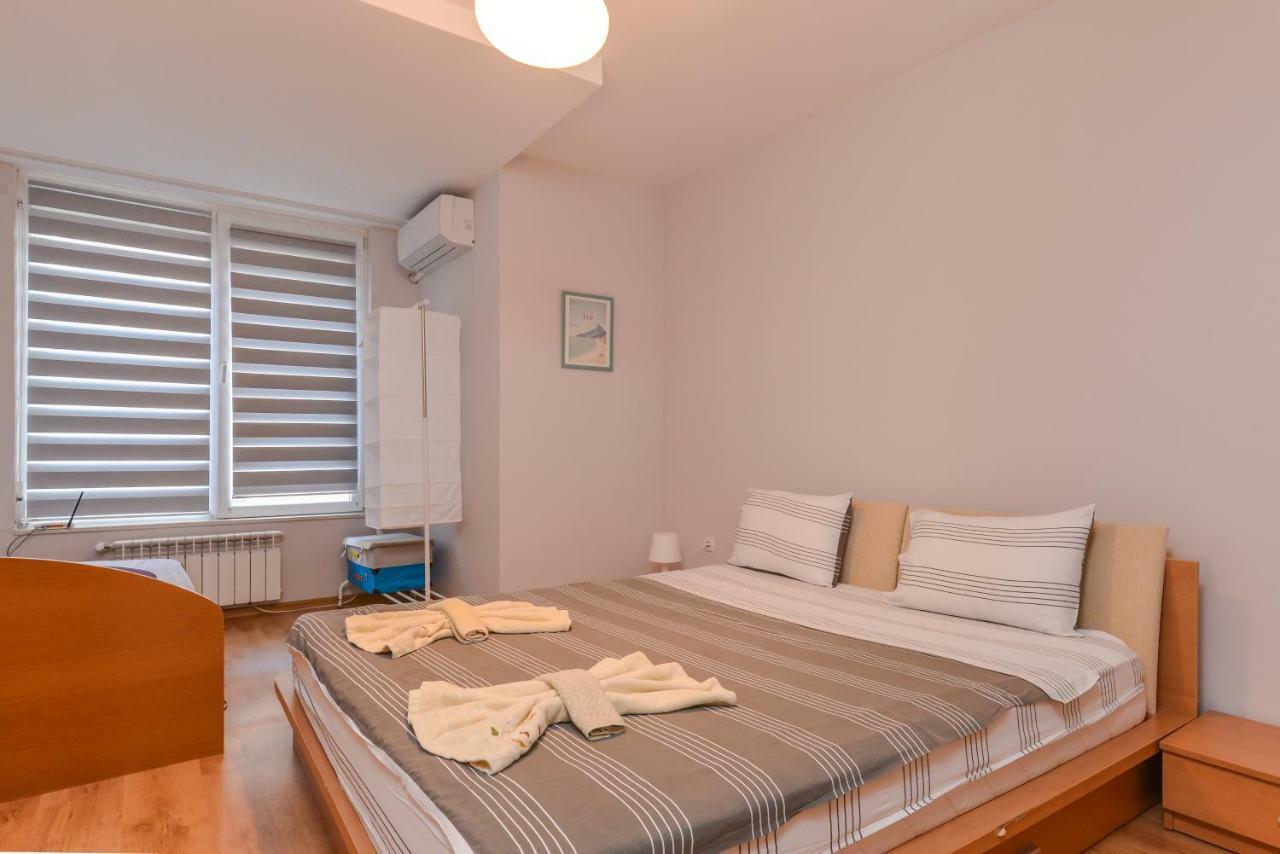 Vitosha View One Bedroom Apartment By Flat Mаnager Sofia Esterno foto